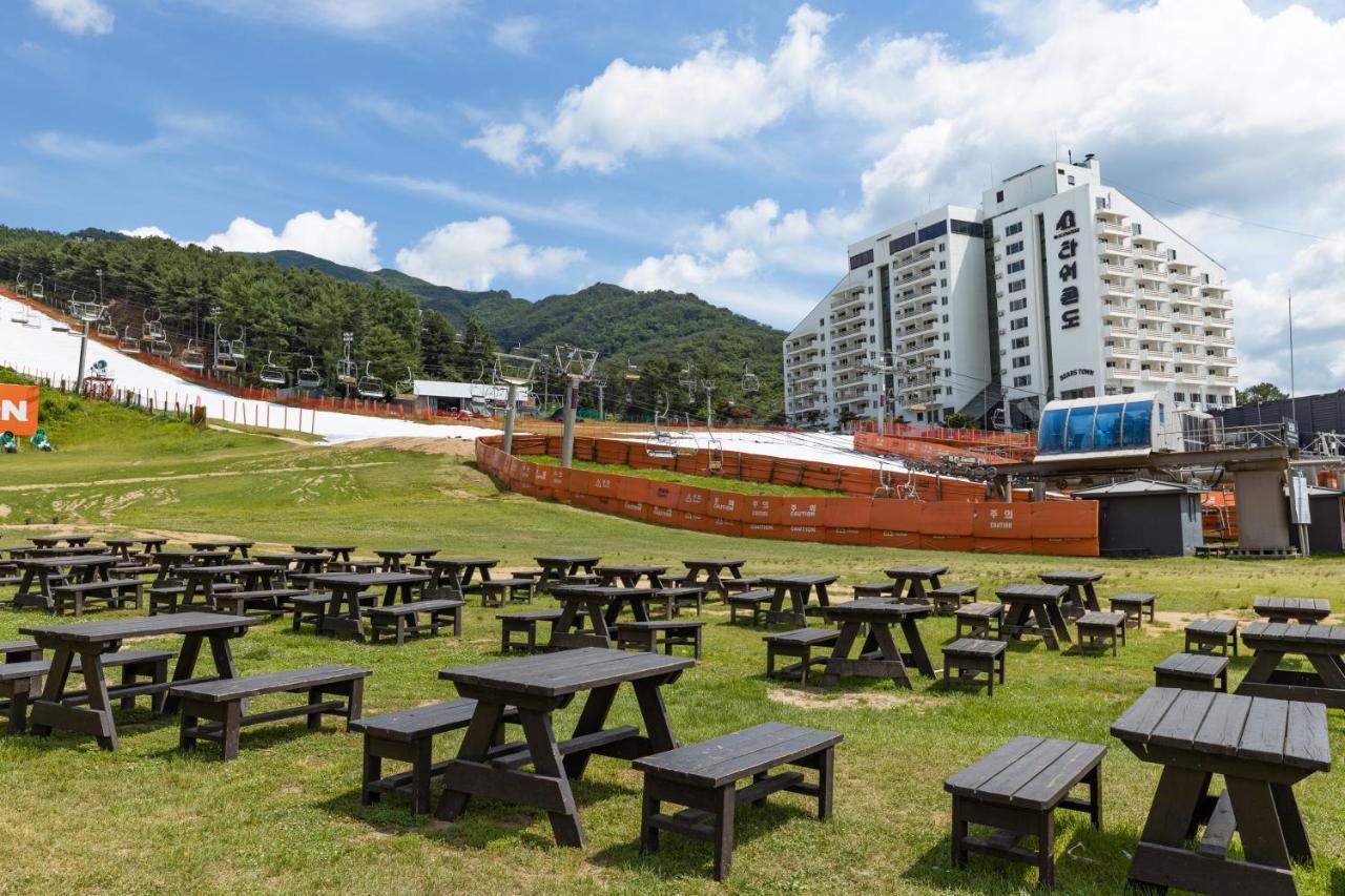 Bears Town Hotel Pocheon Buitenkant foto