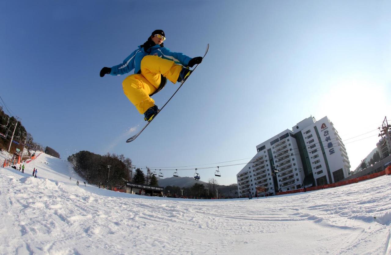 Bears Town Hotel Pocheon Buitenkant foto