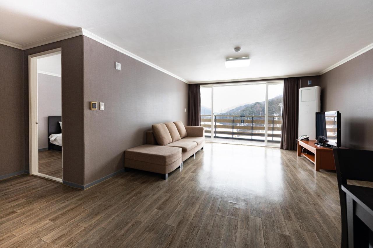 Bears Town Hotel Pocheon Buitenkant foto